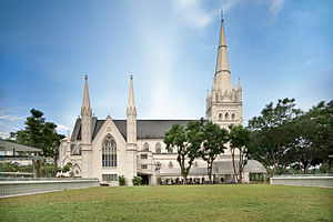 https://upload.wikimedia.org/wikipedia/commons/thumb/1/1c/Saint_Andrew%27s_Cathedral%2C_Singapore_-_20090911.jpg/300px-Saint_Andrew%27s_Cathedral%2C_Singapore_-_20090911.jpg